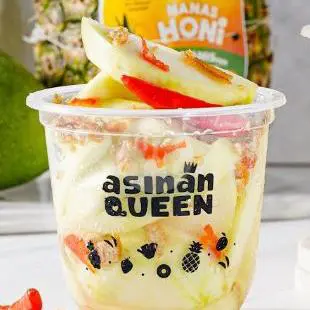 Mangga Goyang — Mangga muda potong dengan bumbu goyang asam pedas. Tinggal kocok, langsung makan.