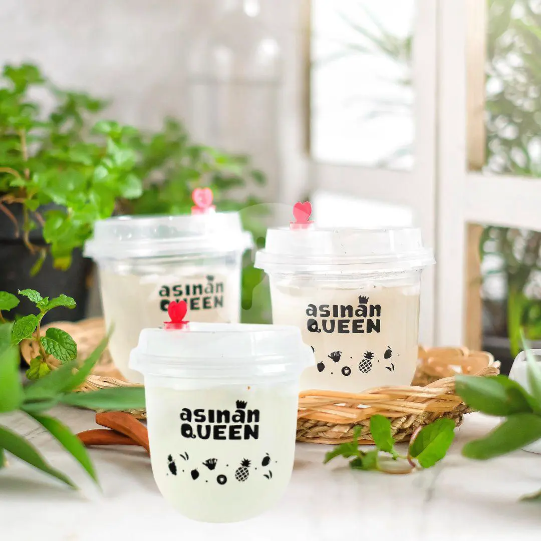 Trio Coconut Jelly — Tiga cup Coconut Jelly untuk dibagi bareng keluarga.